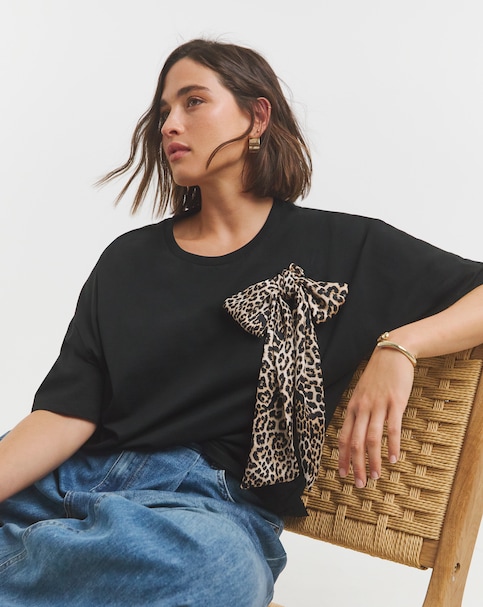 Bow Shoulder Detail T-Shirt - Black