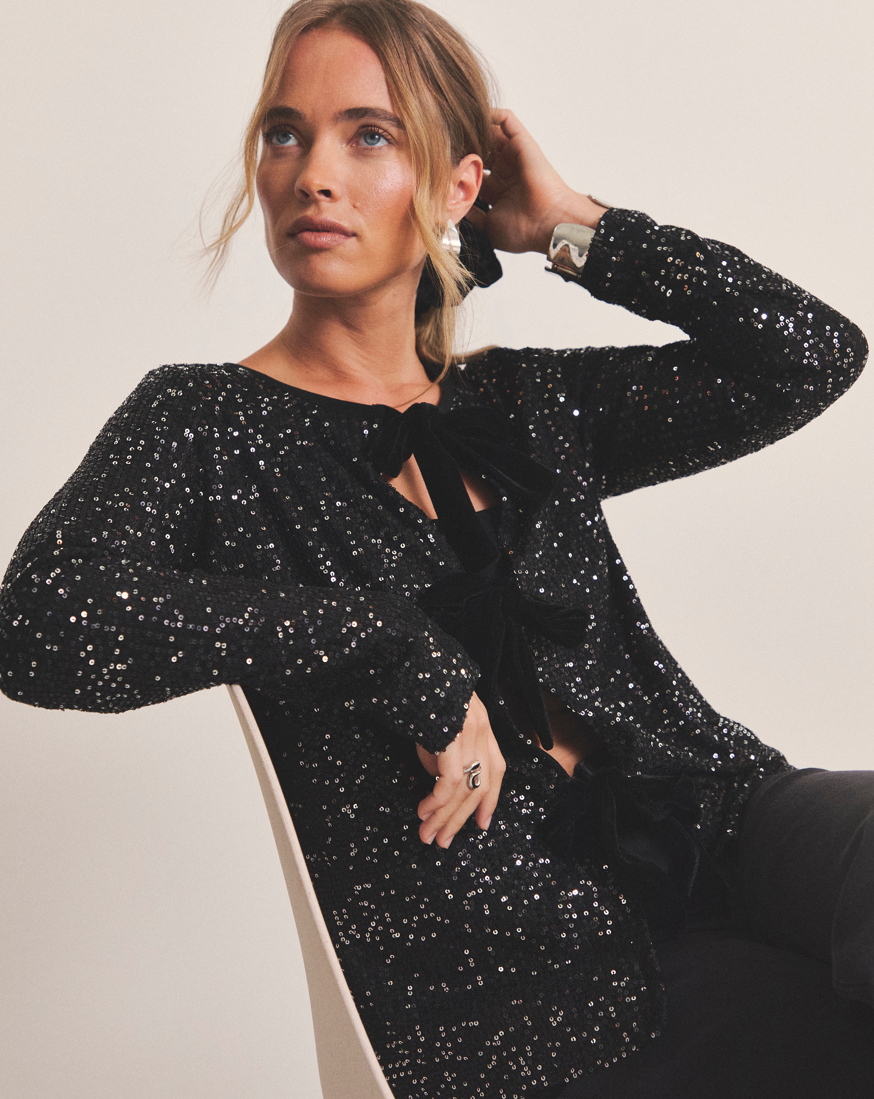 New In - Bow Linear Sequin Cardigan