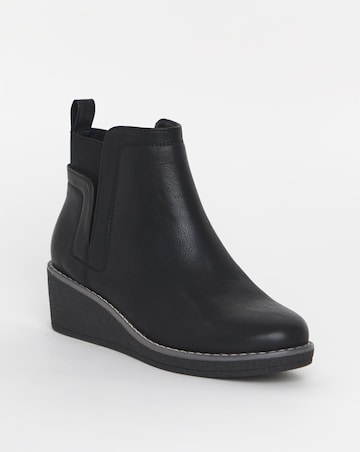 Cushion Walk Wedged Crepe Sole Ankle Boot E Fit