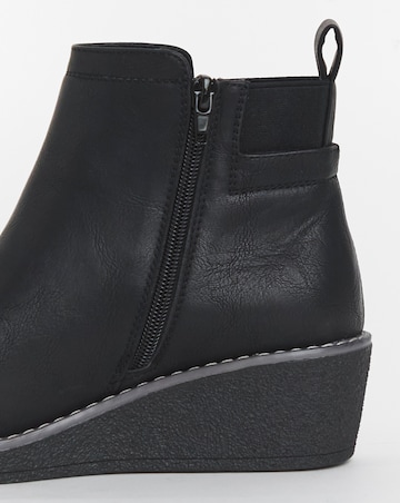 Cushion Walk Wedged Crepe Sole Ankle Boot E Fit