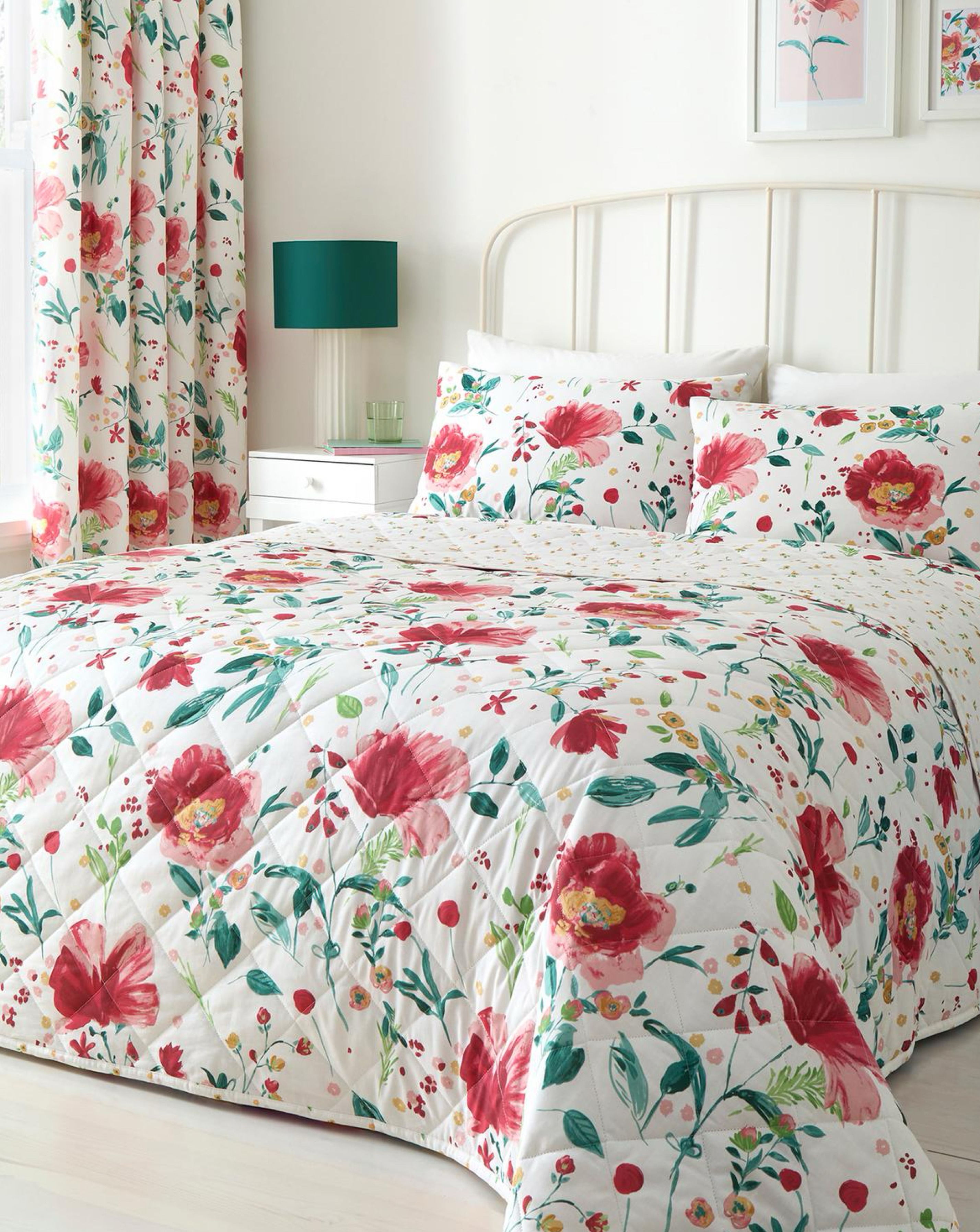 New In - D & Abstract Poppy Bedspread