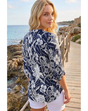 Roman Floral Print V-Neck Stretch Shirt