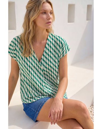 Roman Wave Stripe Print V-Neck Top