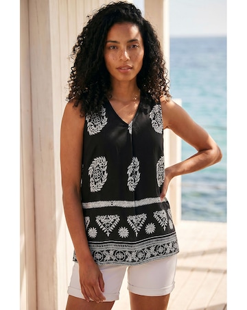 Roman Mono Border Print Vest