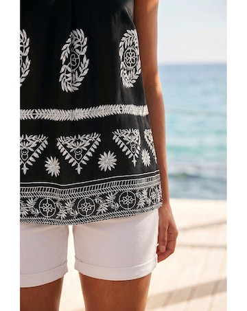 Roman Mono Border Print Vest
