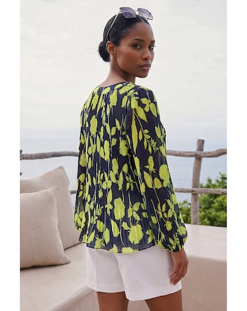 Roman Floral Print Pleated Blouse