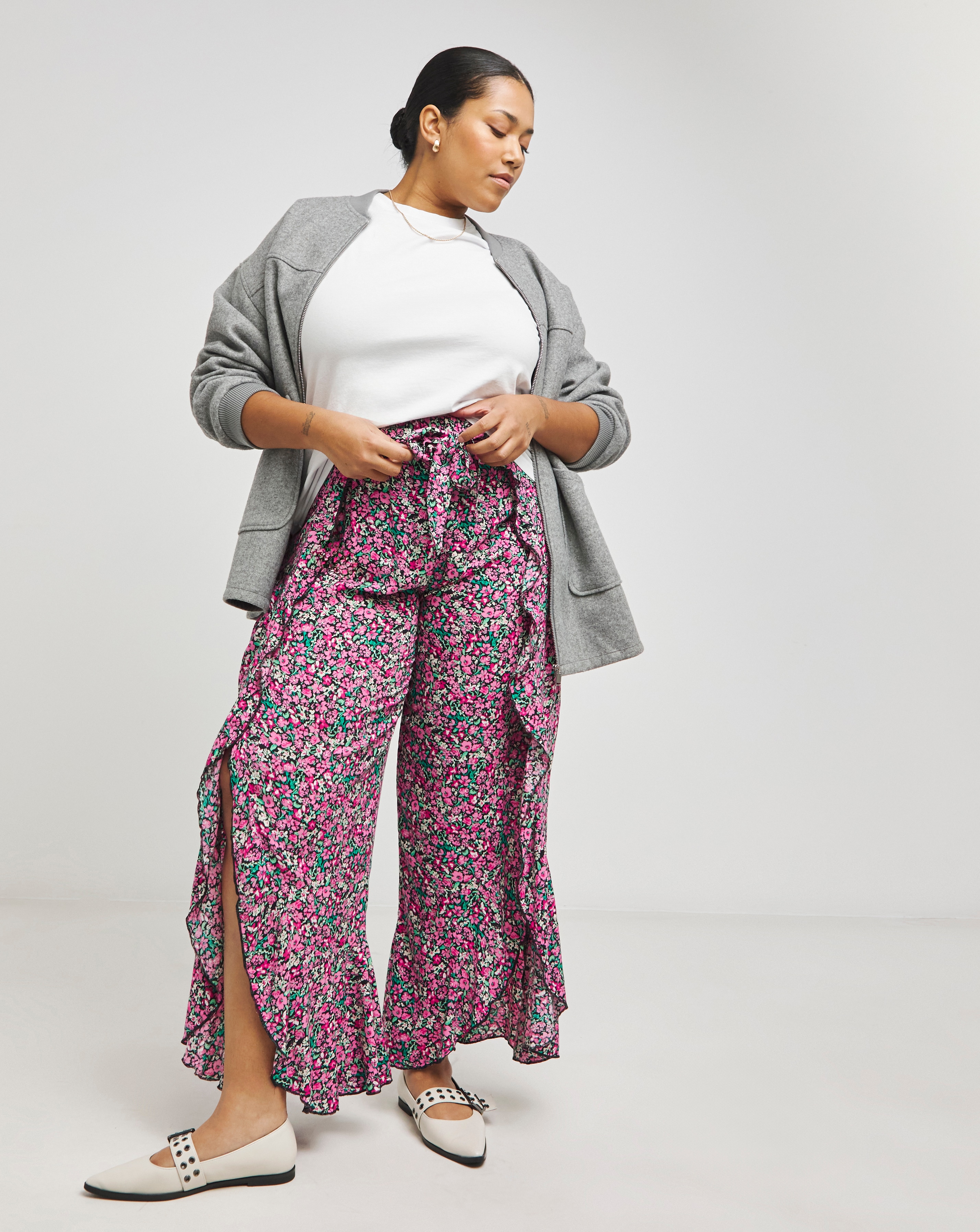 Ditsy Print Tie Ruffle Front Trousers