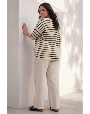 Roman Curve Scallop Hem Stripe Knit