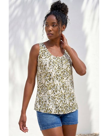 Roman Abstract Spot Print Button Vest