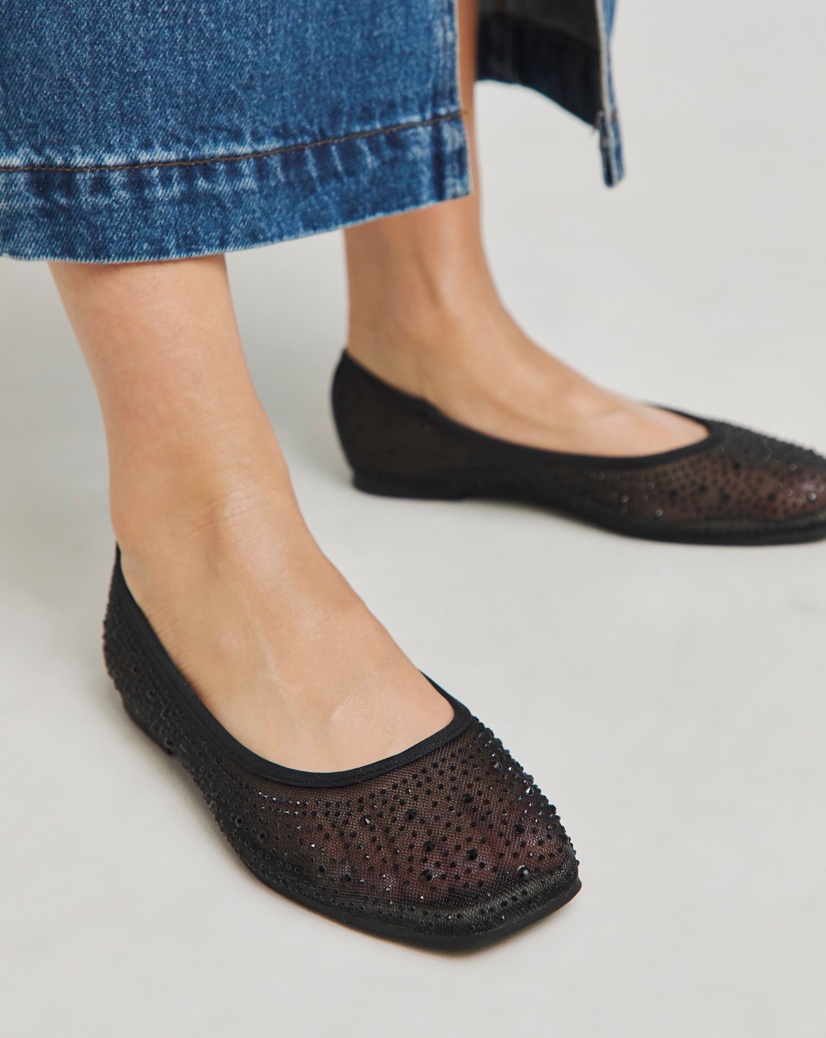 Mesh Embellished Ballet Flats Ex Wide