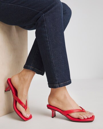 Toe Post Kitten Heel Wide