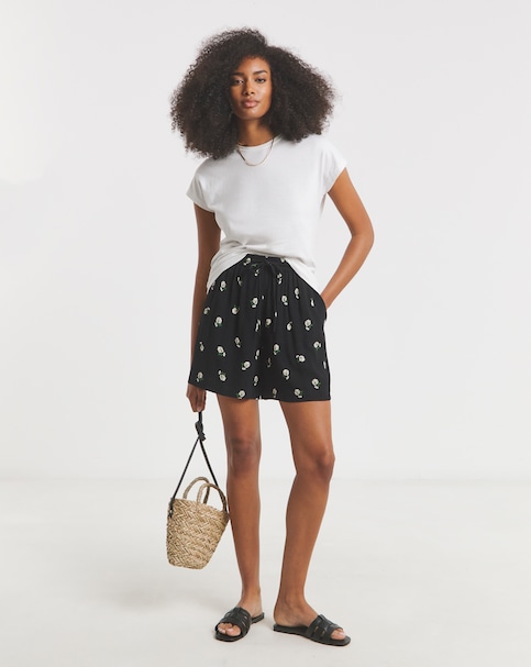 Tie Waist Crinkle Shorts