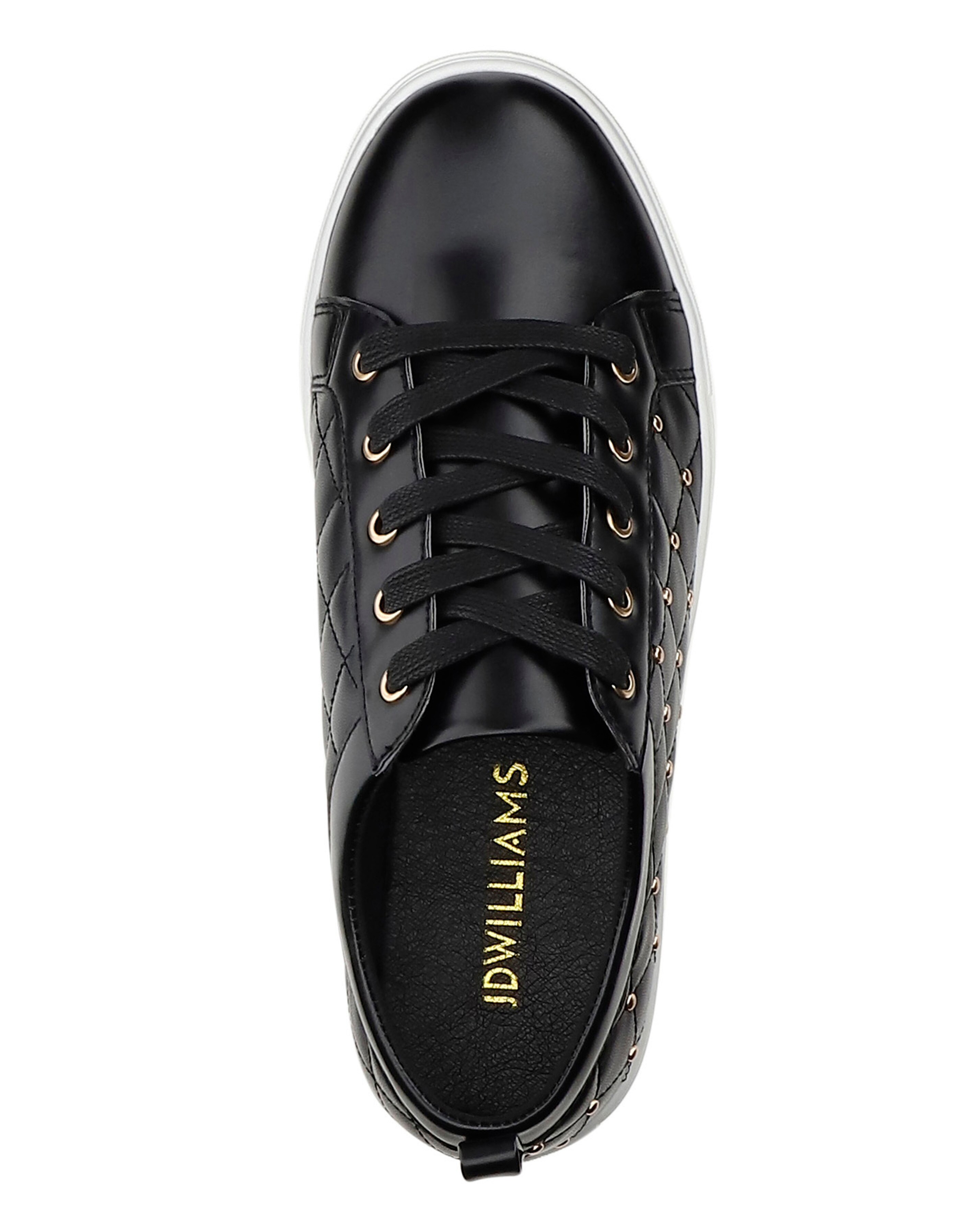 Shoes with discount e on them