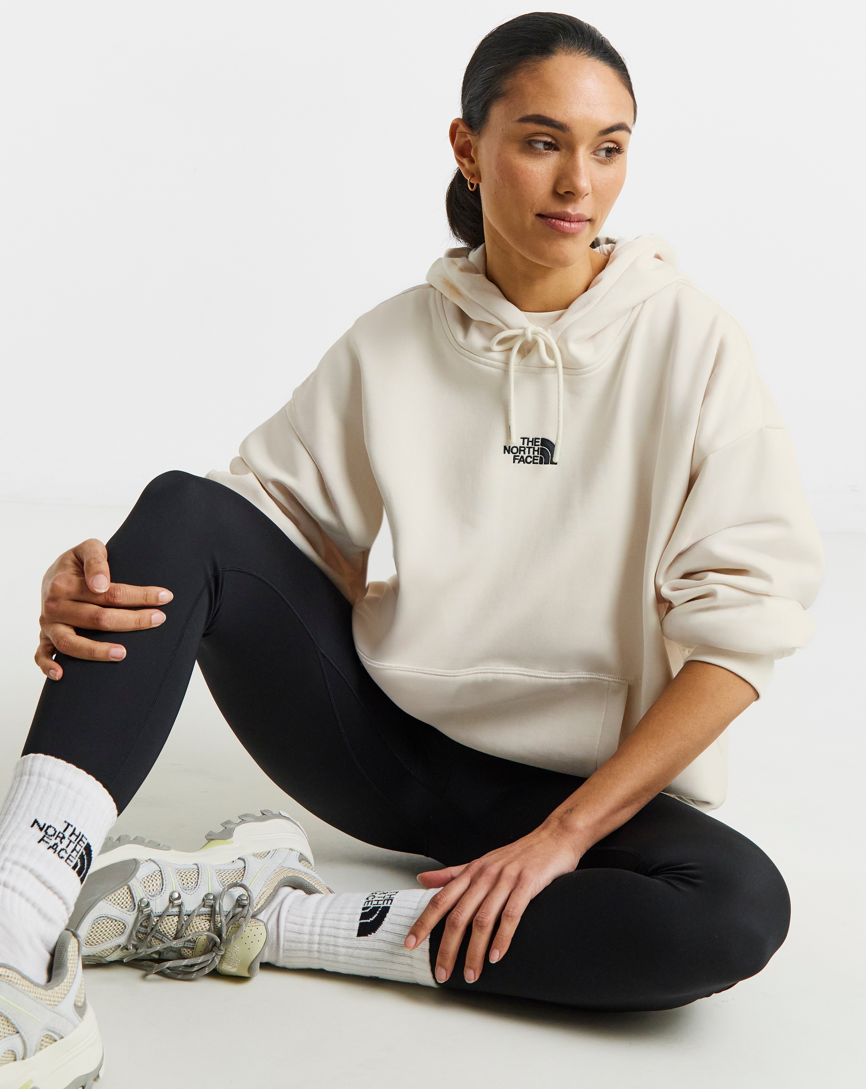 New In - The North Face Essential Hoodie