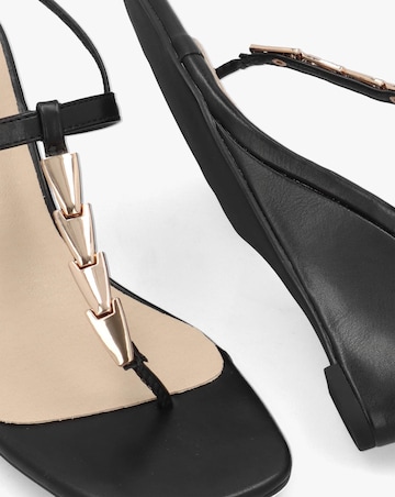 Daniel Yoko Black Gold Trim Toe Post Mid Wedge Sandals Standard Fit