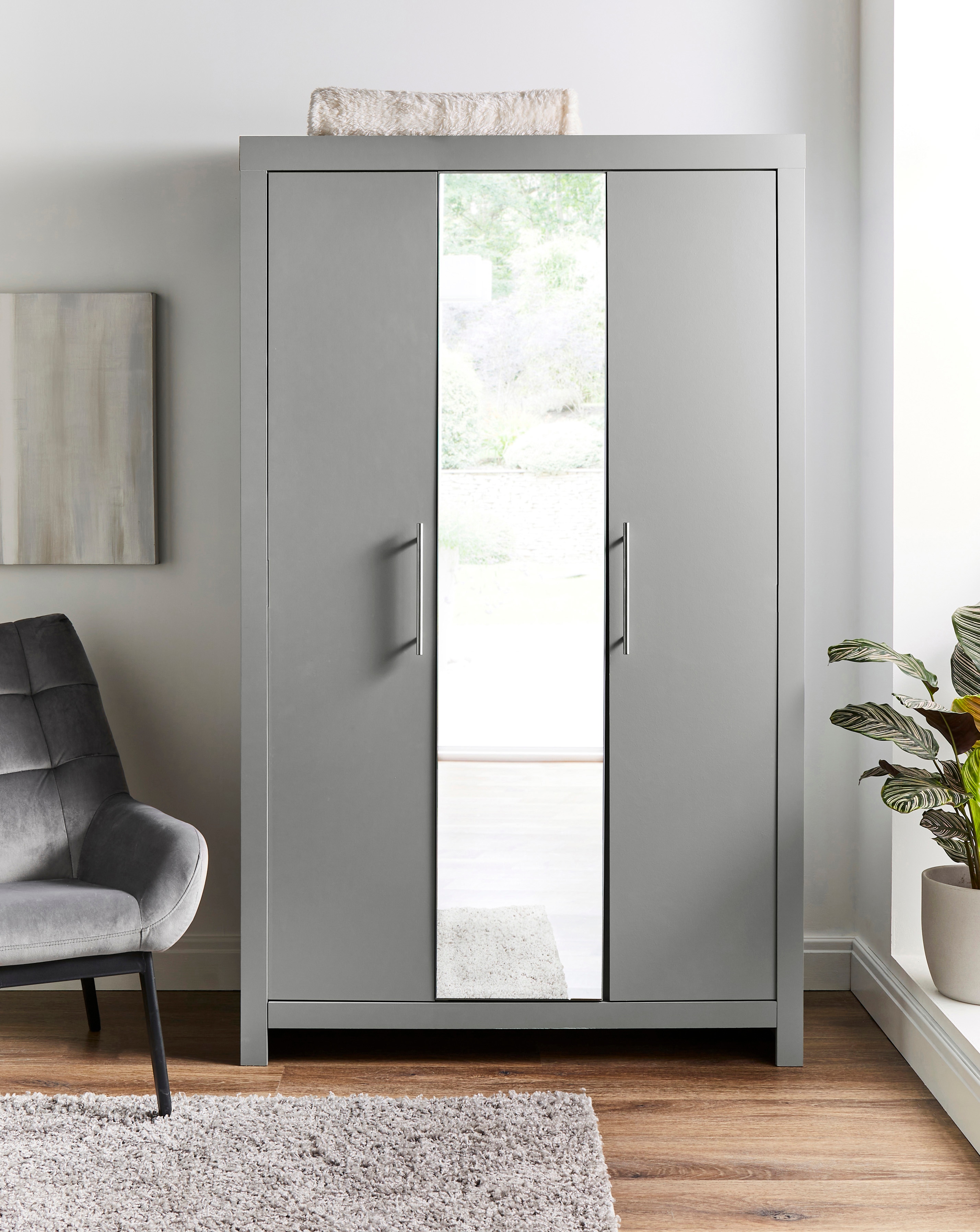 New In - Dakota 3 Door Mirrored Wardrobe
