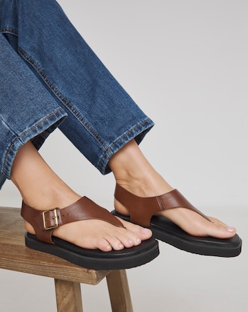 Lumina Toe Post Buckle Sandal - Extra Wide Fit (EEE)