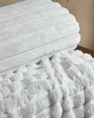 Catherine Lansfield Cosy Ribbed Throw