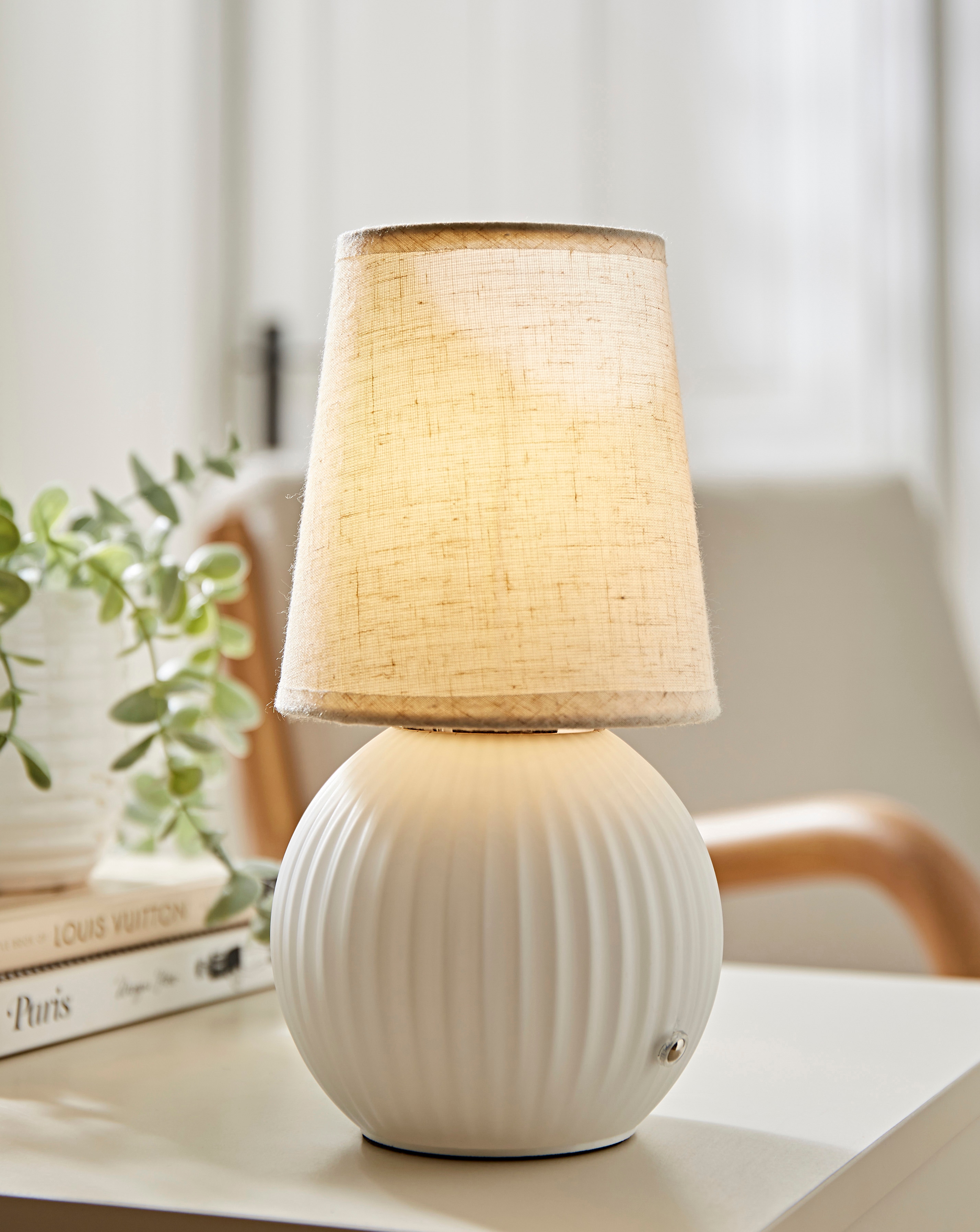 New In - Ribbed Glass Wireless Rechargeable Lamp