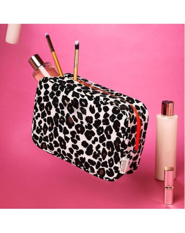 VICTORIA GREEN BEAUTY KIT CASE LEOPARD TAN