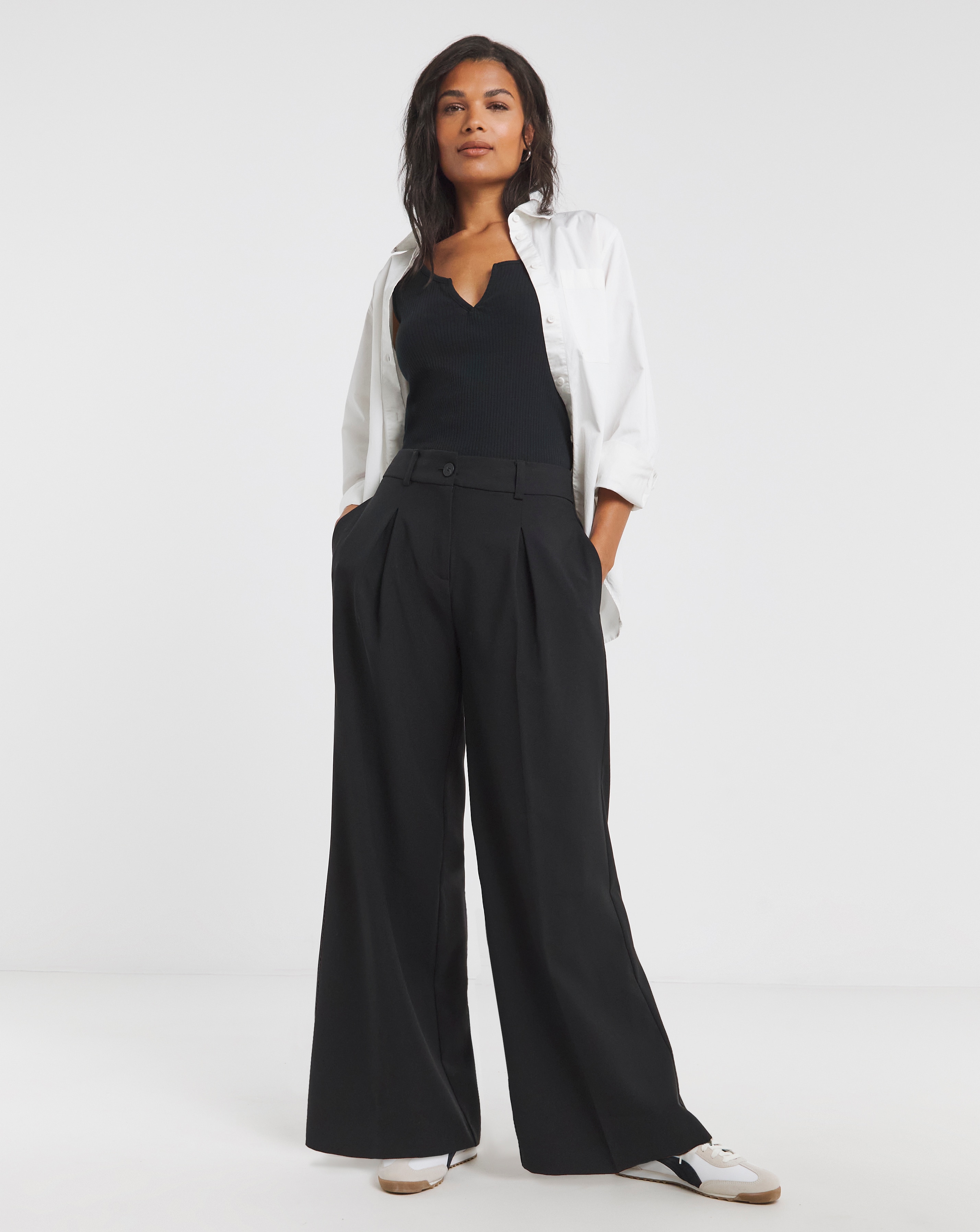 Black Pleated Wide Leg Trouser