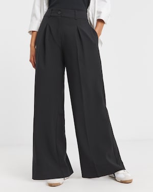 Black Pleated Wide Leg Trouser - Image 3