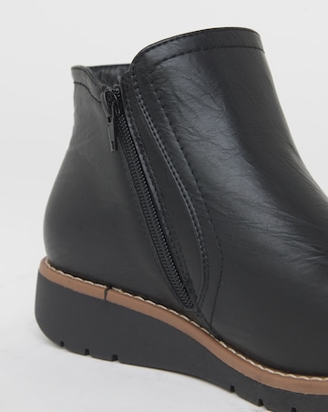 Heavenly Soles Rashida Low Wedge Chelsea Boots - Wide Fit (E)