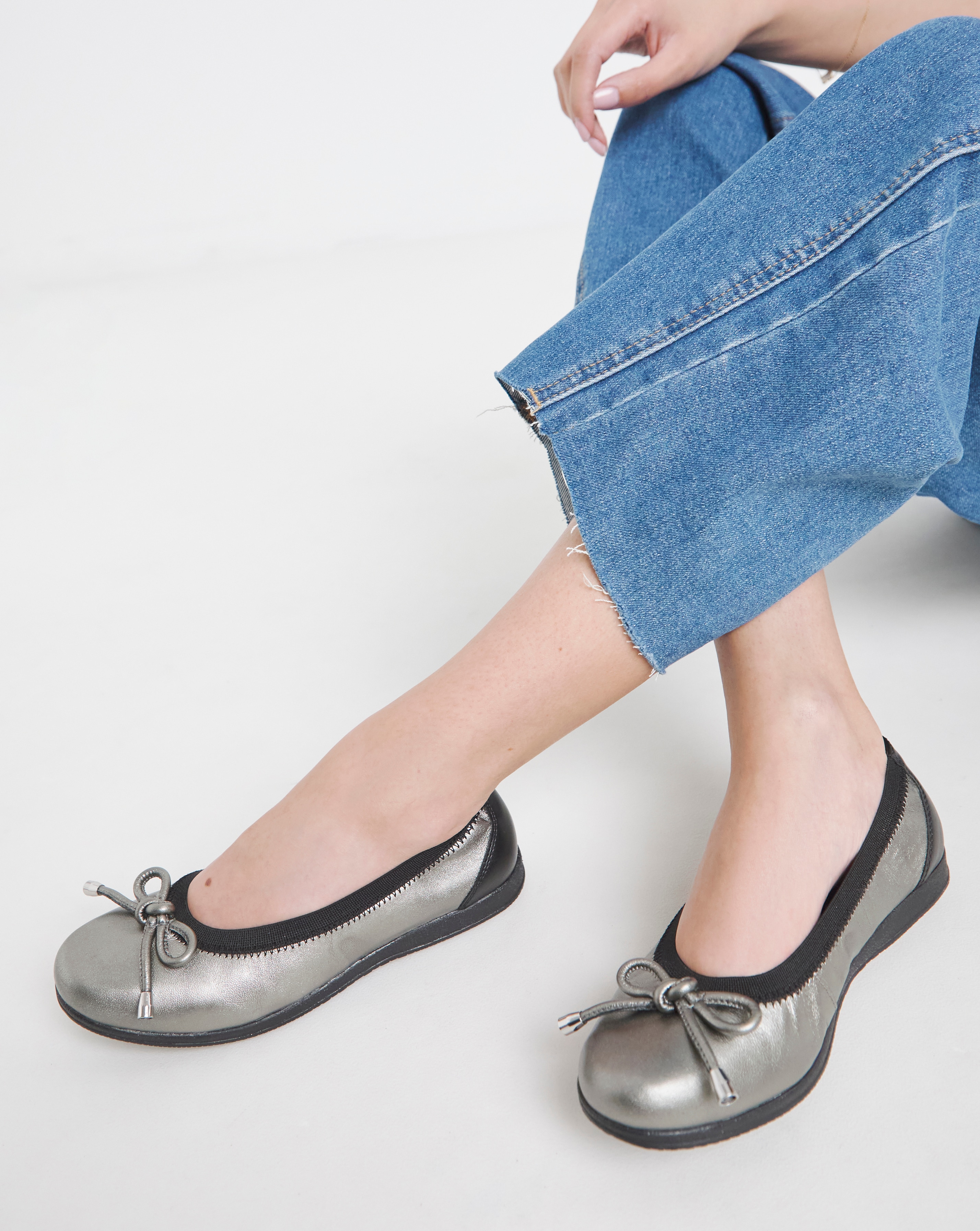 Elasticated Ballerina with Bow Ex Wide