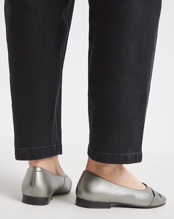 Heavenly Soles Genevieve Cut Out Detail Ballerinas - Wide Fit (E)