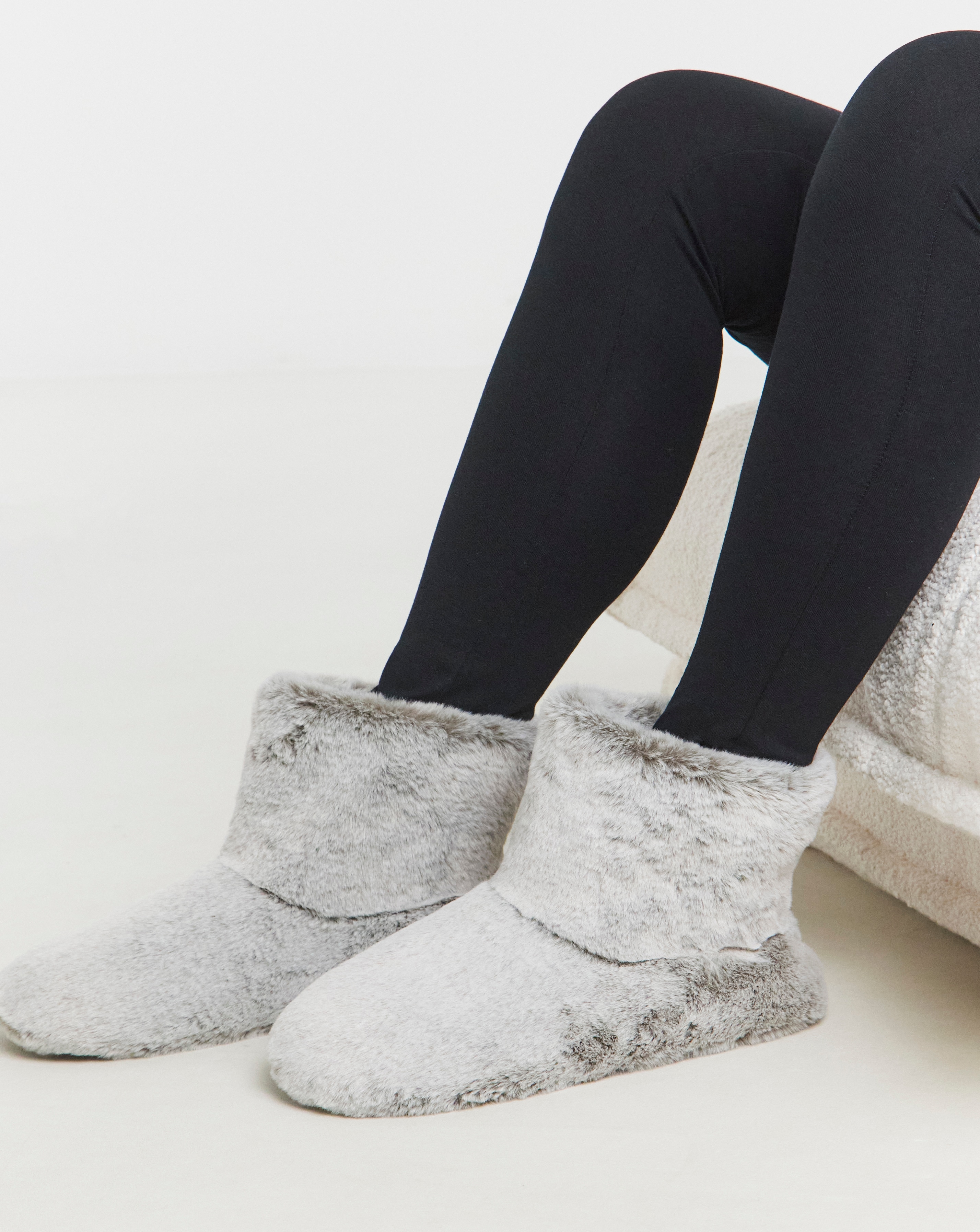 Fluffy Bootie Slipper Wide Fit