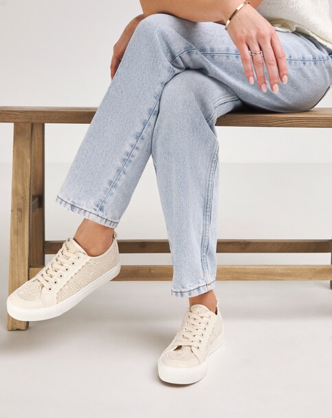 Lace Detail Trainer Wide
