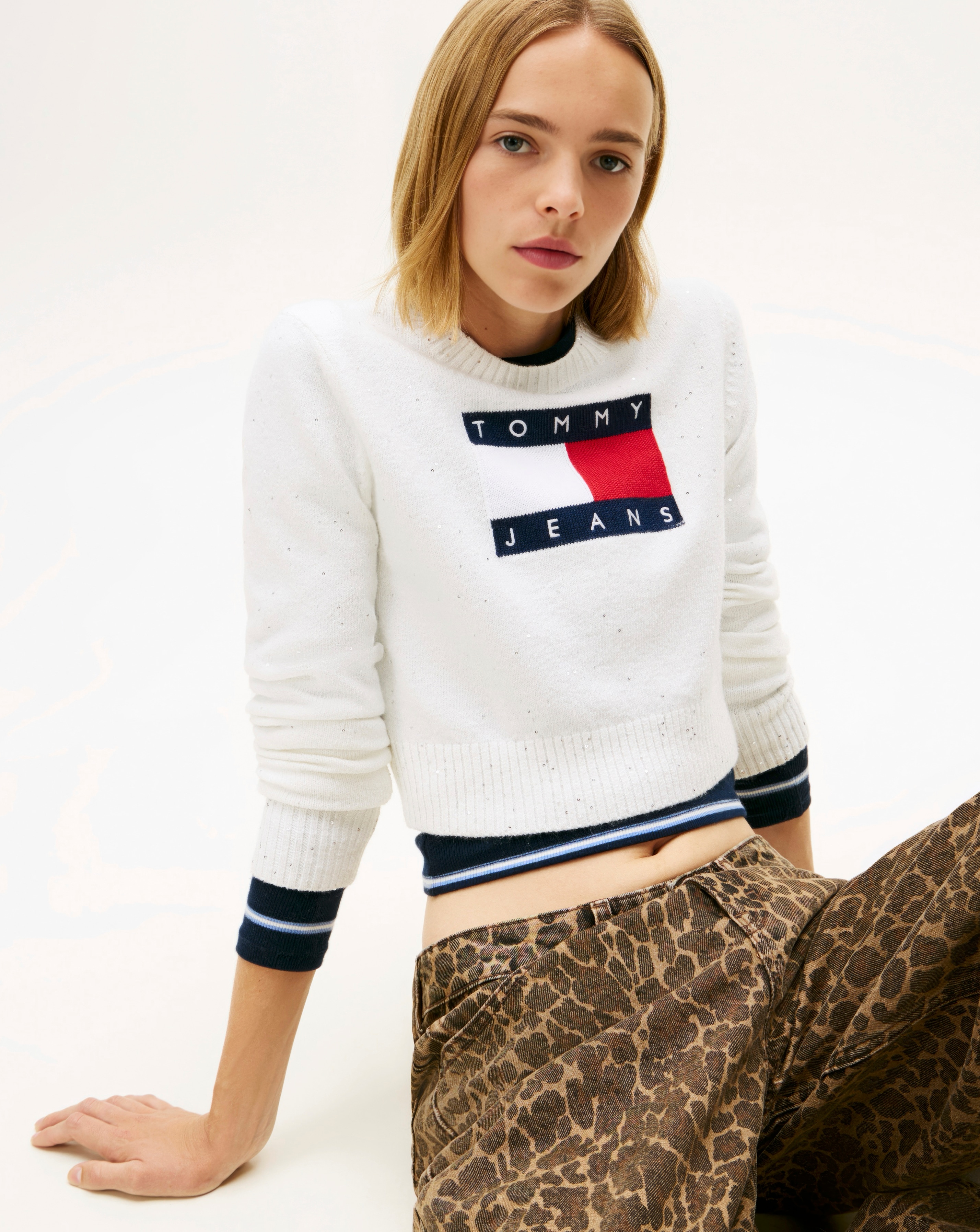 New In - Tommy Jeans Sparkle Flag Sweater