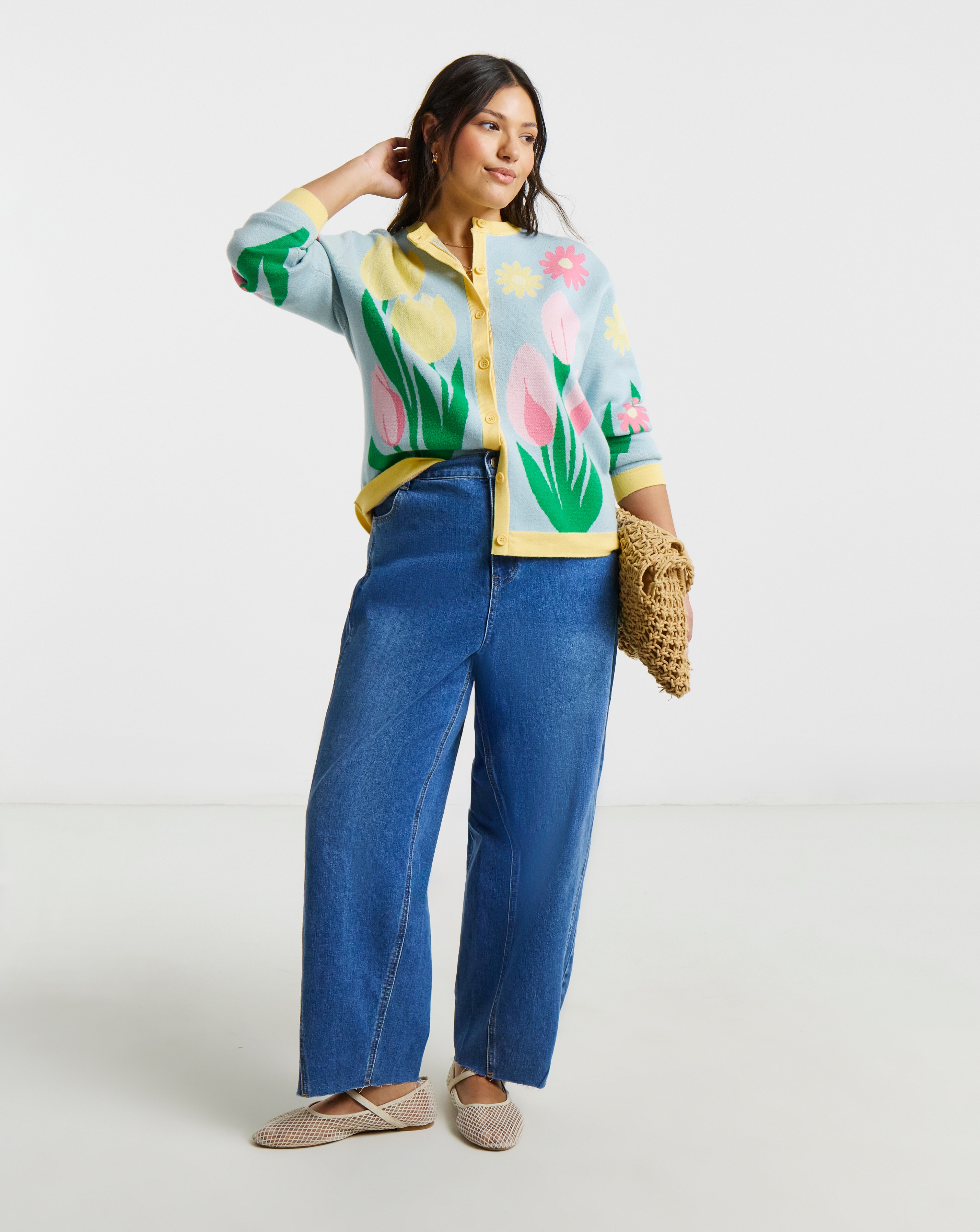 New In - Floral Graphic Crew Neck Cardigan