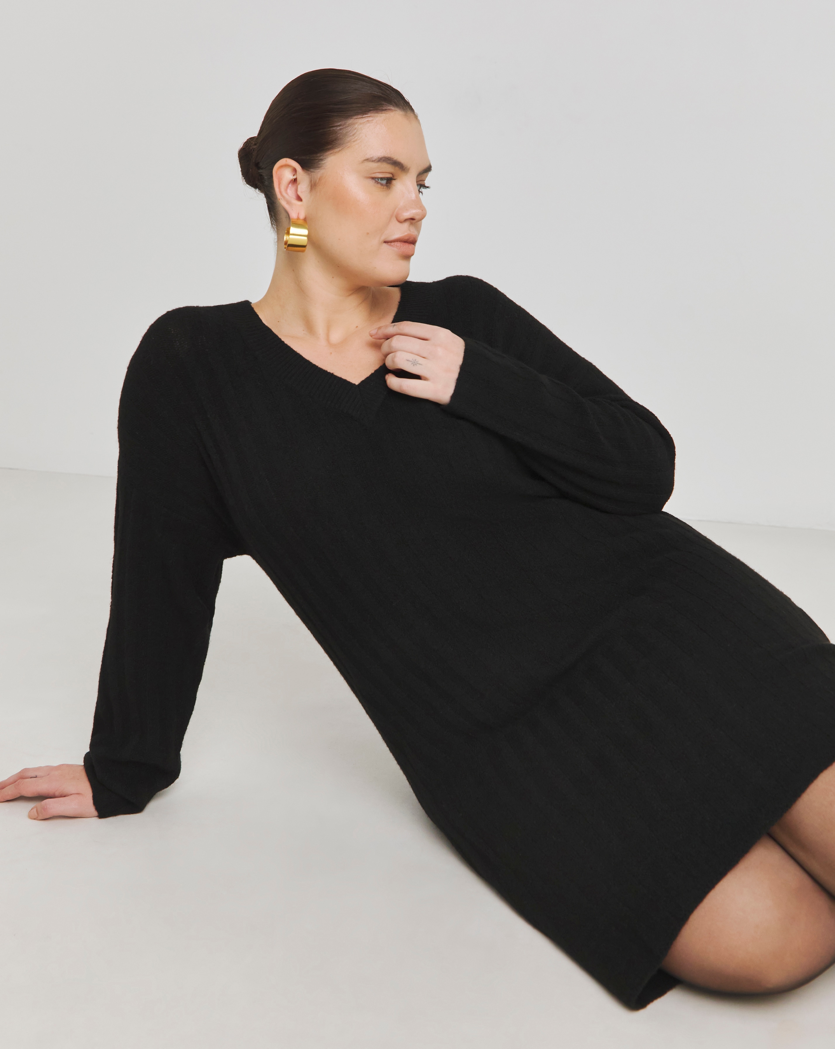 Simply Be - Women's Black Rib Flute Sleeve V Neck Mini Dress - Size 8/10 - Black - 55% Recycled Polyester 37% Polyester 5% Wool 3% Elastane