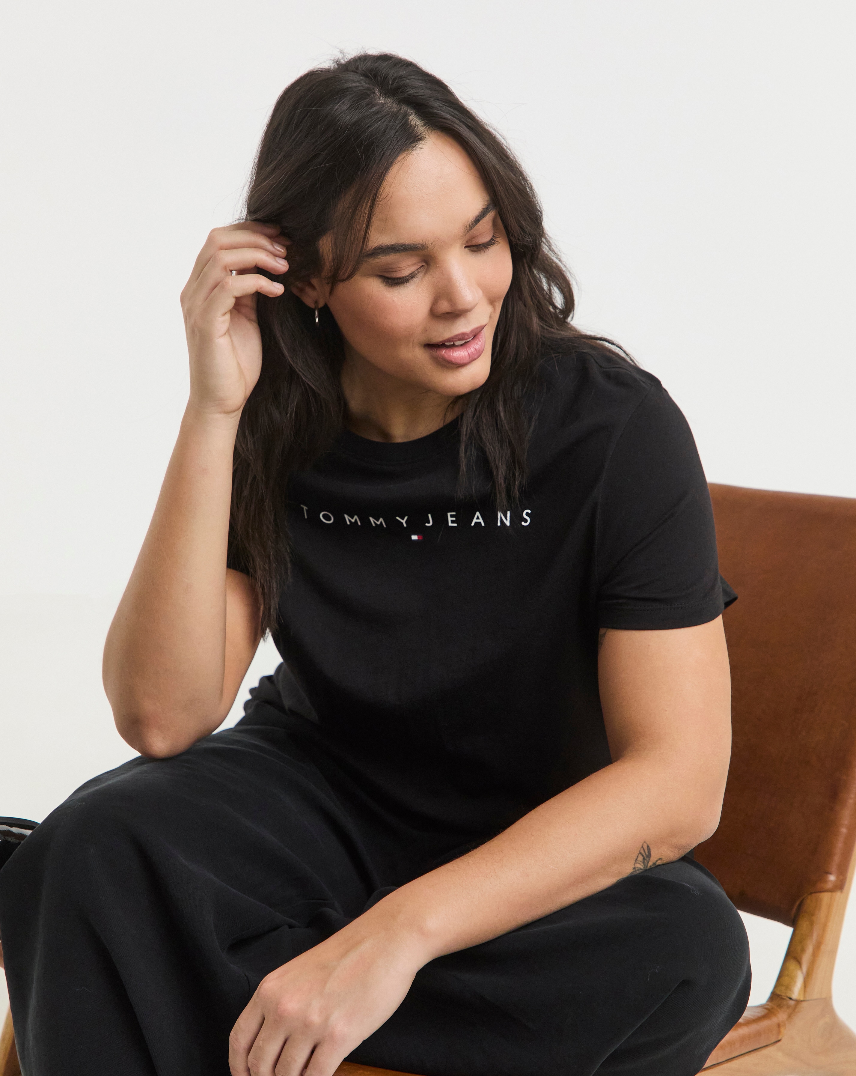 Tommy Jeans Slim Linear Logo Tee