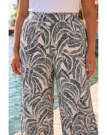 Roman Curve Textured Wide Leg Trousers