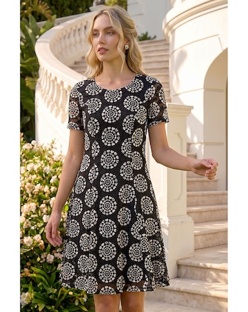 Roman Heart Circle Lace Stretch Dress