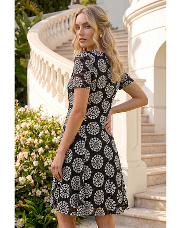 Roman Heart Circle Lace Stretch Dress