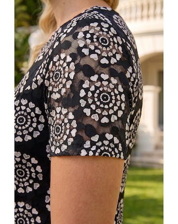 Roman Heart Circle Lace Stretch Dress