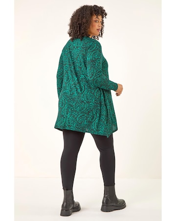 Roman Curve Paisley V-Neck Stretch Top