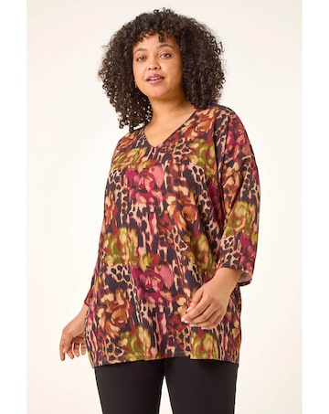 Roman Curve Animal Print V-Neck Top