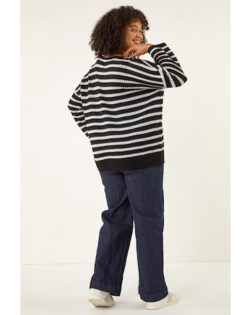Roman Curve Crochet Stripe Knit