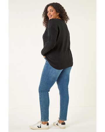 Roman Curve Stitch V-Neck Knit Jumper