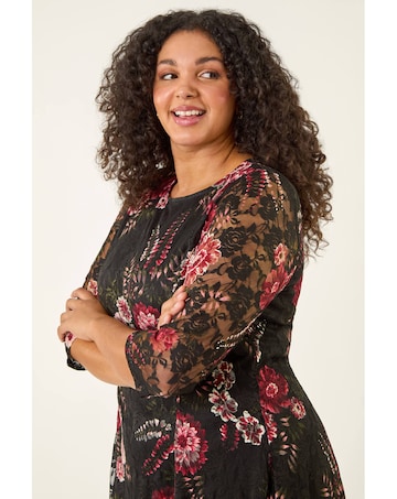 Roman Curve Floral Print Lace Dress