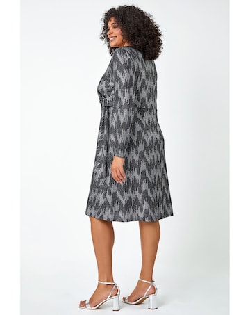 Roman Curve Shimmer Stretch Wrap Dress