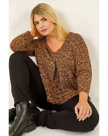Roman Curve Spot Print V-Neck Tunic Top