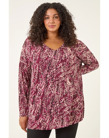 Roman Curve Spot V-Neck Stretch Top
