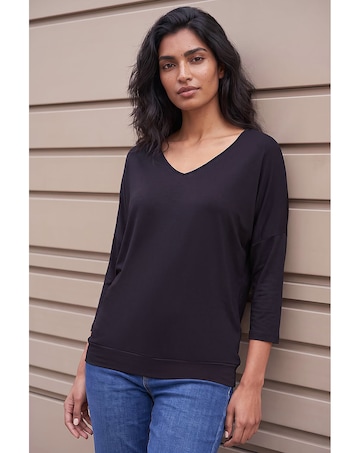 Roman Bubble Hem V-Neck Top