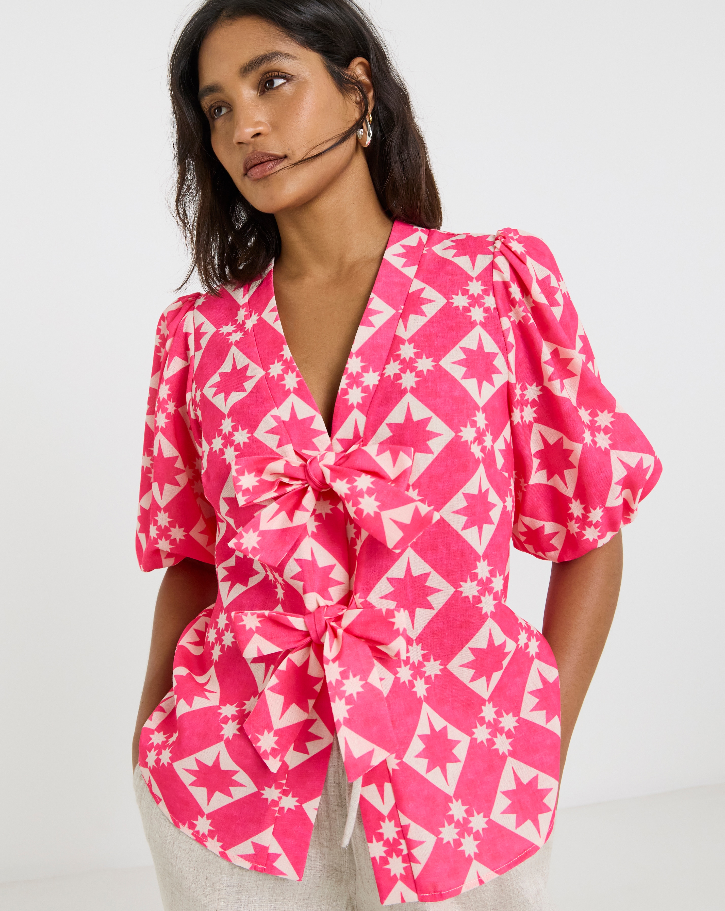 Twisted Wunder Linen Tie Front Blouse