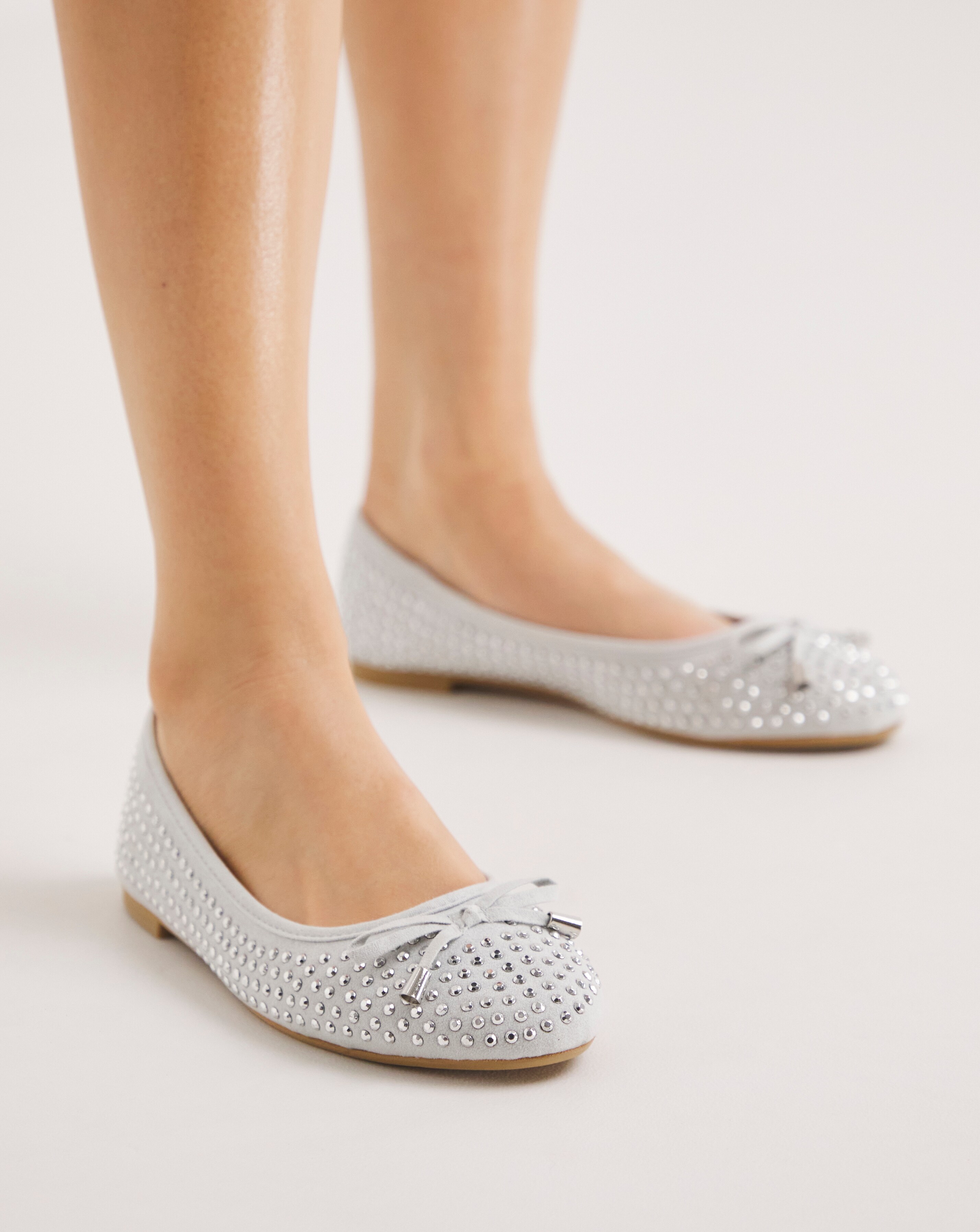 Wide fit hotsell white ballet pumps